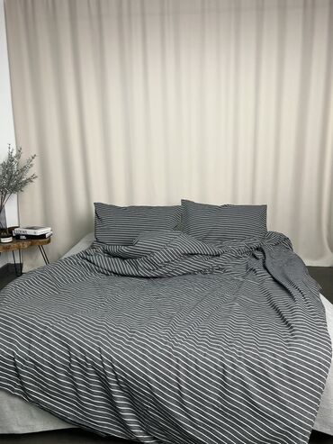 черно белое постельное белье: Вареный лен 
Цена:2500
Размер евро 2-спальный