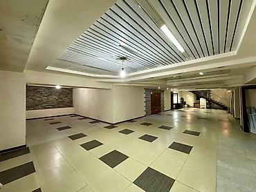 Коммерциялык мүлк: Кеңселерди сатуу 275 м², Ремонту бар, Көп кабаттуу имарат, 1 кабат — 10