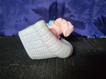 Ostali kućni dekor: Porcelanska nova sparkasa,ukras,vintaz. Visina. 10cm — 9