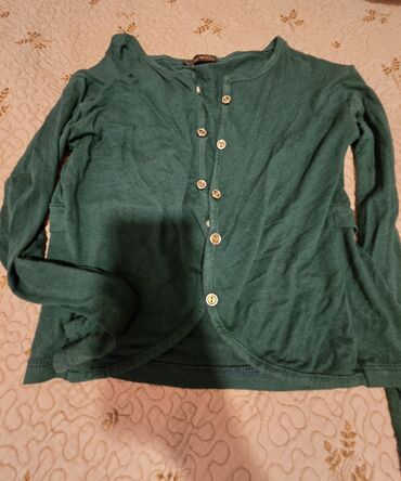 Qadın şalvarları: Bu dəstə müxtəlif üslublu dörd qadın şalvarı və bir qara ətək — 15