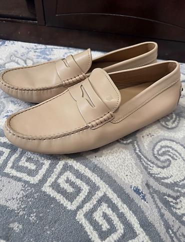 TOD’S dəri mokasinlər - Brend: TOD’S (logolar içlikdə və yan hissədə)