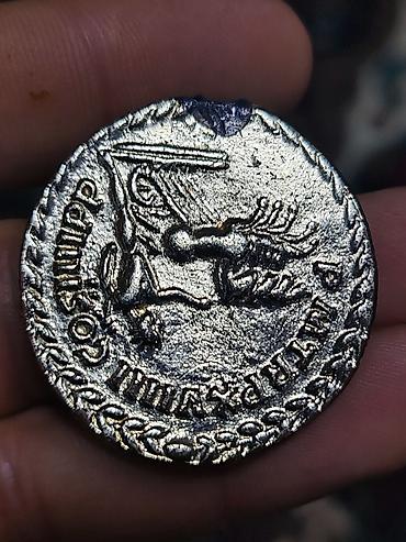 bust: Roma temalı xatirə/kolleksiya sikkəsi - Ön üz: İmperator büstü – — 1