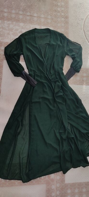 турецкий чай бишкек: Платье шифоновое темно зелёного изумрудного цвета. размер регулируется
