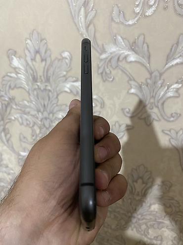 iphone 11 pro gold: IPhone 11, 128 GB, Jet Black, Face ID — 6