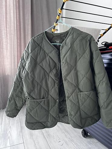 Сырт кийим: Стёганая куртка-лайнер Uniqlo Pufftech в оливковом цвете. Лёгкая — 2