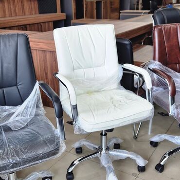 Ofis və oyun kresloları: Yeni, Təkərli, Qolları tənzimlənir, Dəri -da lalafo.az — 11 Ofis və oyun kresloları: Yeni, Təkərli, Qolları tənzimlənir, Dəri — 11