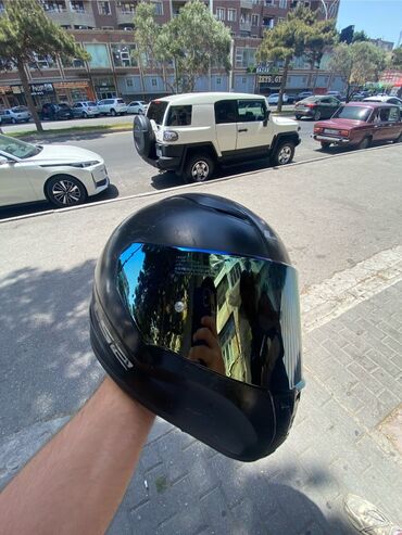 213 mator: Moto kask satılır RS2, üstünde interkomda var keyfiyyetlidir, vizor