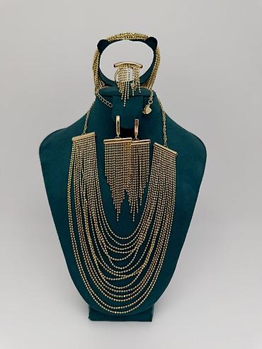 forma herbi: Zərgərlik dəsti – qızılı rəngdə - Tərkib: boyunbağı, sırğalar, qolbaq — 1