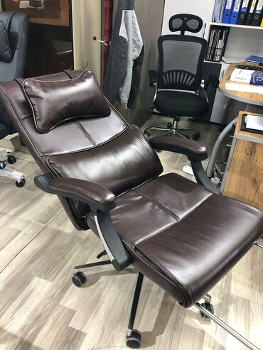 Ofis və oyun kresloları: Yeni, Təkərli, Qolları tənzimlənmir, Dəri — 9