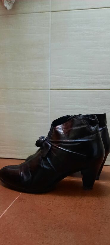 ботинки женские кожаные: Ботинки и ботильоны 40, цвет - Черный