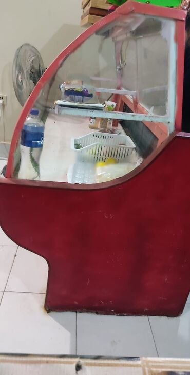su ucun soyuducu: Soyuduculu vitrin – mağaza, kafe və marketlər üçün - Ön və yan