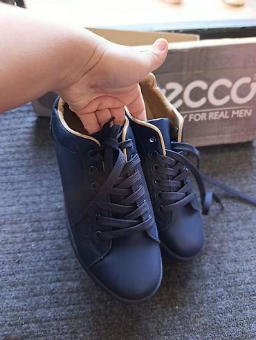 nike force: Сокулук центрде . жаңы бут кийим сатылат болгон баасы 1000 сомго — 1