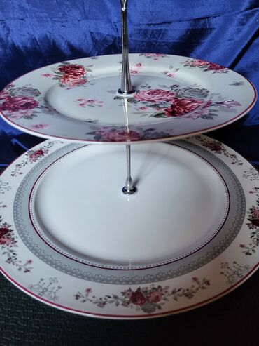 Kuhinjski setovi: Nov porcelanski vintaz,etazer. Porcelanski etazer,sve na njemu odsjaj — 2