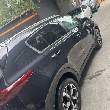 Kia: Kia Sportage: 2 l | 2018 il Krossover — 3