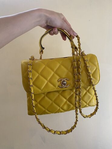 Очки: Сумка с короткой ручкой, Chanel