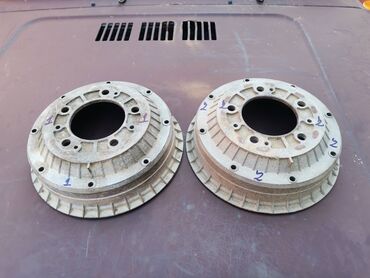 Auto delovi: Dobosi kocnica Lada 2121,21213,21214 Niva br. 1,2. Polovno, ocuvano — 1