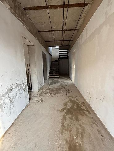 Продажа домов: 6 комнат и более, 200 м², 4 соток, Бишкек, Ак-Ордо 3 ж/м Собственник — 4