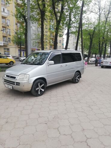 степлер: Honda Stepwgn: 2000 г., 2 л, Автомат, Бензин, Минивэн