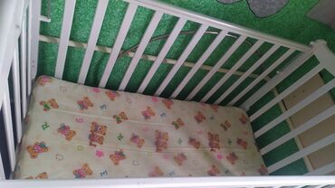 ikea кровать детская: Детская кровать с матрасом, оснащена мягким маятником, в хорошем