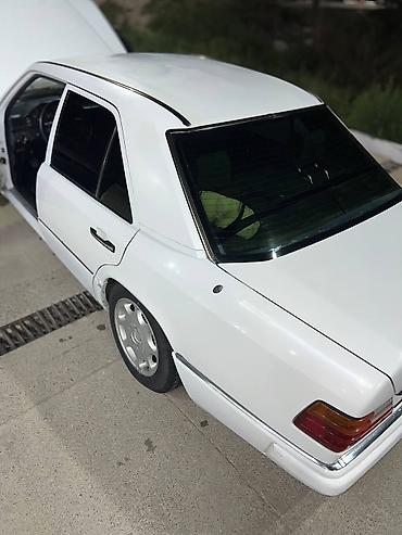 atego 1224: Mercedes-Benz W124: 1990 г., 2.3 л, Механика, Бензин, Седан — 2