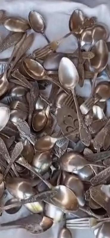 Süfrə ləvazimatları: Qədimi metal məişət çəngəl‑qaşıq dəstləri – qarışıq formada - — 1