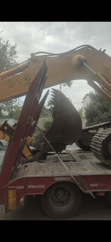 домкрат гидравлический для вытяжки авто: Экскаватор, Liebherr, 2004 г., Гусеничный