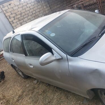 Hyundai: Model: Nissan Almera Tino (station wagon/hatchback) Rəng: Gümüşü — 3