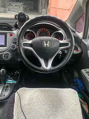 Honda: Honda Fit: 2010 г., 1.3 л, Вариатор, Бензин, Хэтчбэк — 7