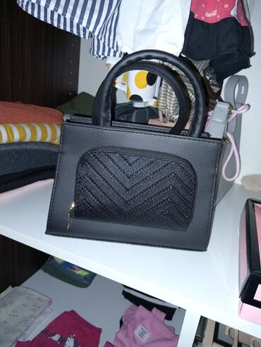 Tulumlar: Əl çantası, DKNY
