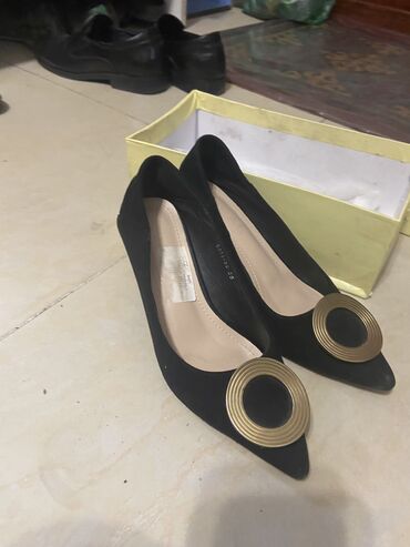 женская обувь 35 размера: Туфли 35, цвет - Черный