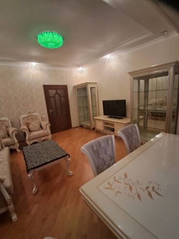 продажа 3 комнатных квартир в баку: Nəsimi rayonu, Zabitlər parkının yanında yerləşən 14 mərtəbəli binanın
