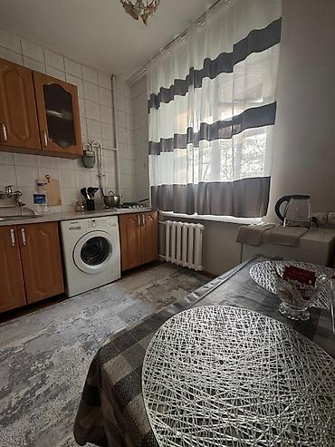 Посуточная аренда квартир: 1 комната, Постельное белье, Кондиционер, Парковка — 11