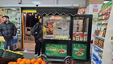 Оборудование для магазинов: Hazır biznes üçün mobil satış Stendləri icarəyə verilir Toyuq plov — 2