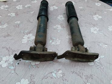 Auto delovi: Prednji amortizer Lada 7 Riva br.3. Polovno, kao novo. Malo bilo na — 9