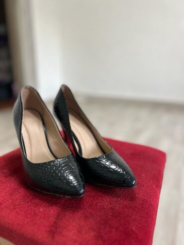 туфли женские классические: Туфли 37, цвет - Черный