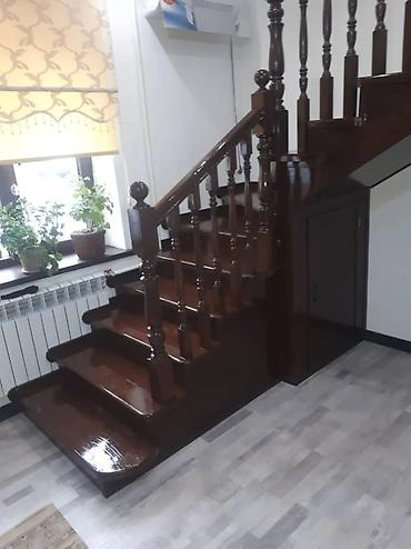 Деревянные лестницы: Деревянная лестница Для дома, Бесплатная консультация, Вид дерева: Кара Жыгач, Форма лестницы: Г-образная, Стиль: Хайтек — 10