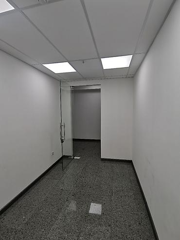 Коммерциялык мүлк: Ижарага Толугу менен кеңсе: Авиакасса, Акча алмаштыруу, Фотостудия, 140 м², Бизнес борборунда, Ремонту менен, Юридикалык дареги менен, Биринчи катар, Бийик шыптар менен — 4