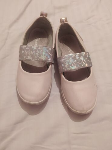 heelys купить недорого: Стильная обувь для малышки. Бабушка купила в притык, так что еле