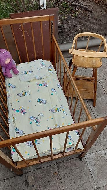 bunk bed: Детская деревянная кроватка классического типа + раскладной стульчик - — 3