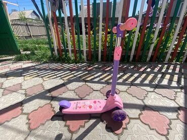 Детские велосипеды: Продам самокат.
Токмак, тел 0220730083