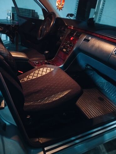 Mercedes-Benz: Mercedes-Benz E-Class: 2 l | 2000 il Sedan — 8