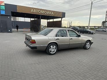 bud e9: Mercedes-Benz W124: 1990 г., 2.3 л, Механика, Бензин, Седан — 2