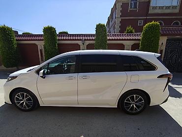 afdamabiler: Toyota Sienna: 2.5 l | 2021 il Van/Minivan — 4