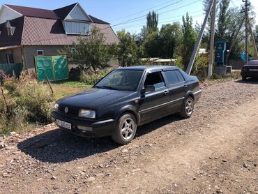 Volkswagen: Volkswagen Vento: 1994 г., 2 л, Механика, Бензин, Седан