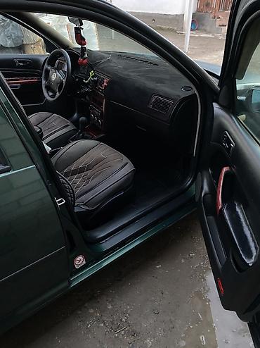 Volkswagen: Volkswagen Golf: 1999 г., 2 л, Механика, Бензин, Хэтчбэк — 14