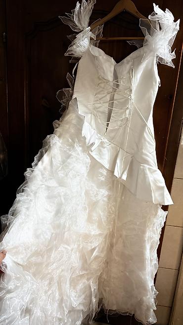 Свадебные платья: Продаю шикарное белое свадебное платье В хорошем состоянии — 12