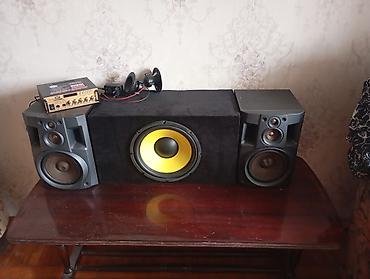 kalonka balaca: JVC audio sistem komplekti. Elanda görünən dəstə 2 ədəd JVC kolonka, 1 — 1