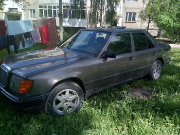 бус мерседес: Mercedes-Benz E-Class: 1989 г., 2.6 л, Механика, Бензин, Седан