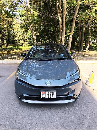 Продажа авто: Toyota Prius: 2023 г., Вариатор, Гибрид, Лифтбек — 3
