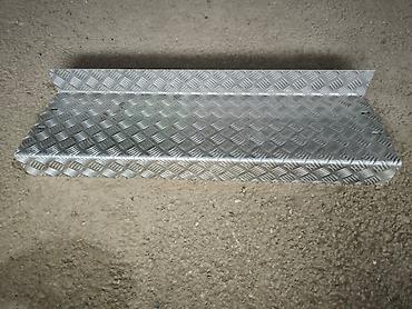 Metal listlər: Hazır Aluminium pillə .Uzunluğu 109sm eni 32sm,qatlanan hissələr — 1